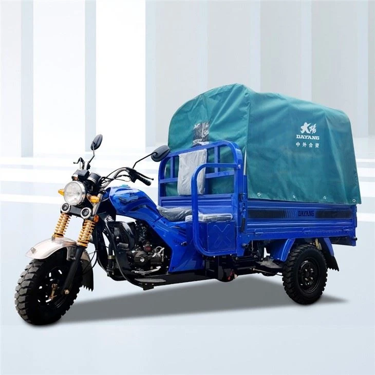 Galingas 3 ratų motorinis krautuvas